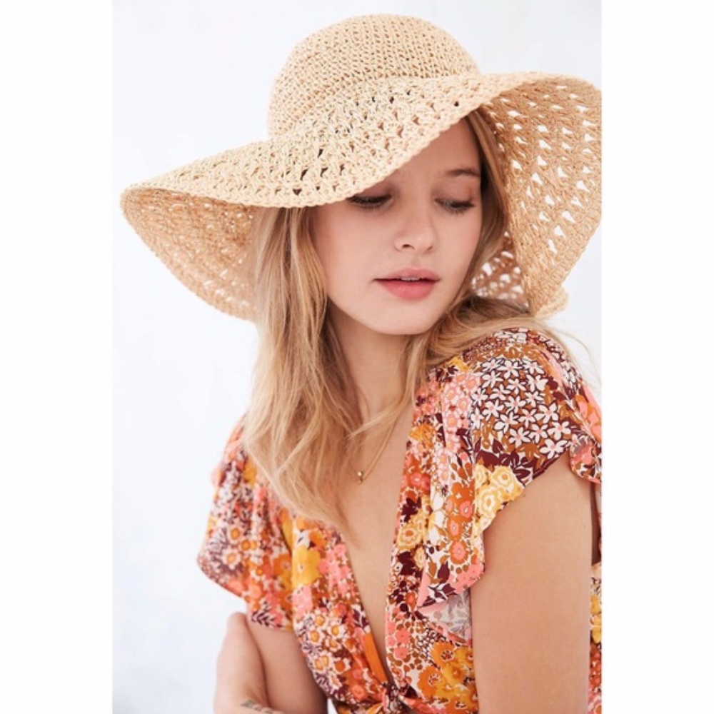 UO Kimchi Blue Sun Daze Straw Floppy Hat